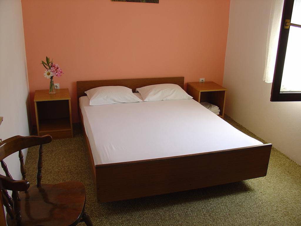 Apartments And Rooms Mirjana บาร์บินเย ภายนอก รูปภาพ
